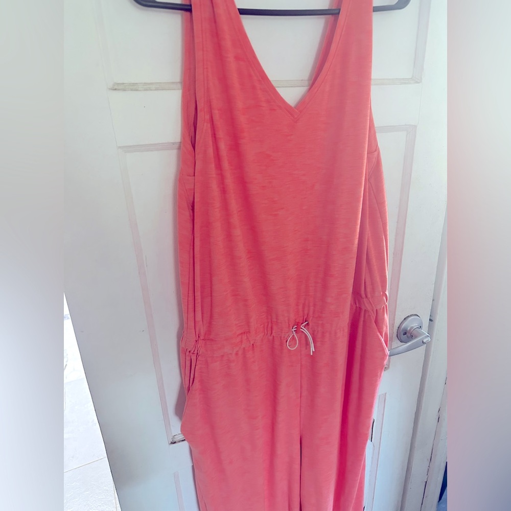 Old navy active romper gorgeous peach salmon color